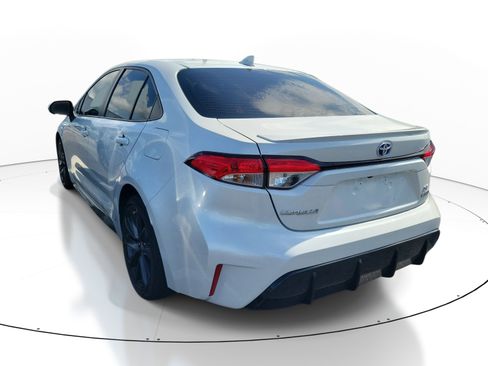 Used 2024 Toyota Corolla SE FWD image 4