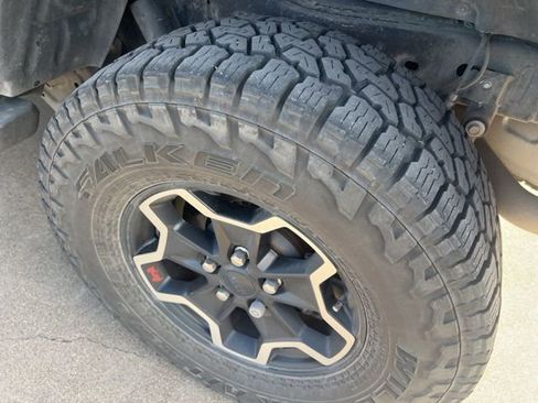 Used 2023 Jeep Gladiator Rubicon w/ LED Lighting Group image 8