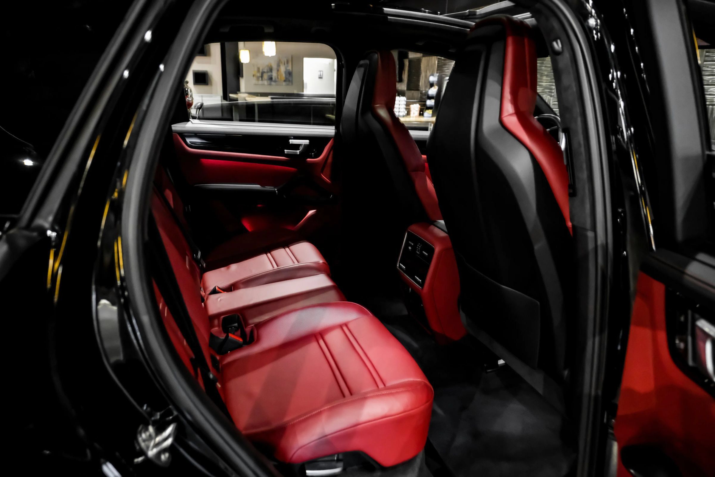 Used 2019 Porsche Cayenne S AWD/4WD image 30