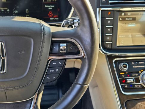 Used 2017 Lincoln Continental Select w/ Climate Package image 27