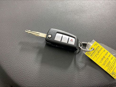 Used 2022 Nissan Rogue Sport S image 14