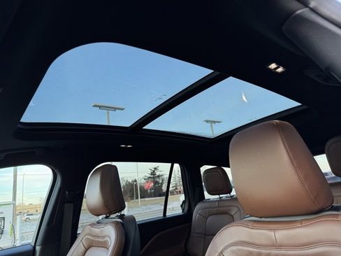 Used 2022 Lincoln Aviator Reserve w/ Elements Package Plus image 9