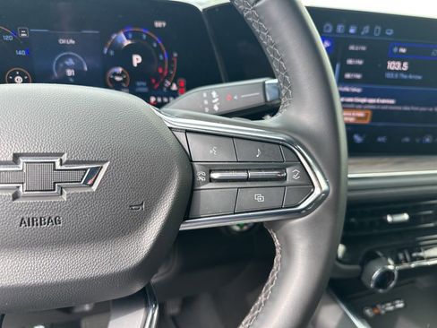 Used 2025 Chevrolet Suburban Z71 AWD/4WD image 17