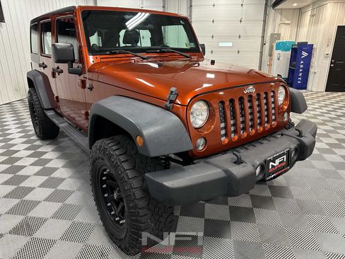 Used 2014 Jeep Wrangler Unlimited Sport w/ Connectivity Group AWD/4WD image 5