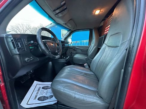 Used 2013 Chevrolet Express 2500 image 21