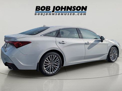 Used 2022 Toyota Avalon Limited w/ Advanced Safety Package FWD image 6