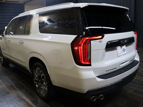 Used 2024 GMC Yukon XL Denali Ultimate AWD/4WD image 3