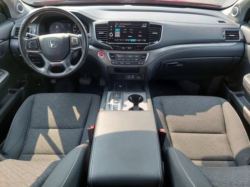 Used 2025 Honda Ridgeline Sport image 3