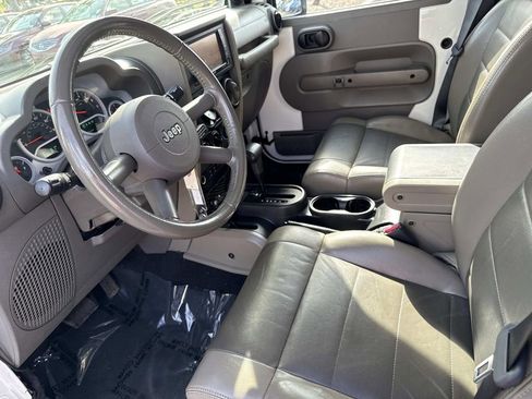 Used 2010 Jeep Wrangler Unlimited Rubicon w/ Dual Top Group image 20