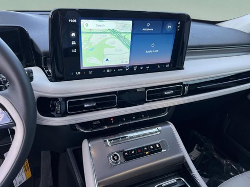 New 2026 Lincoln Aviator 2WD image 14