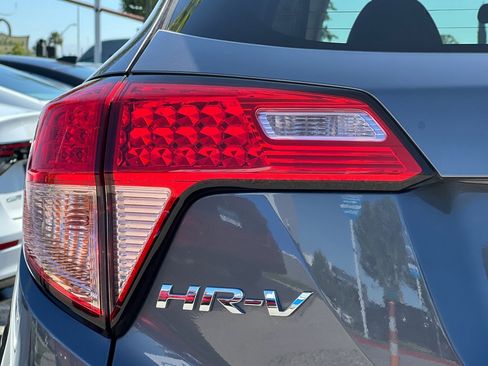 Used 2018 Honda HR-V EX image 12