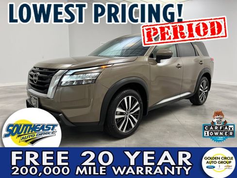 Used 2024 Nissan Pathfinder Platinum w/ Cargo Package image 3