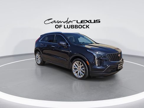 Used 2023 Cadillac XT4 Luxury w/ Cold Weather Package FWD image 2