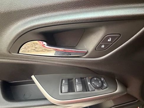Used 2024 Chevrolet Trax LS FWD image 28