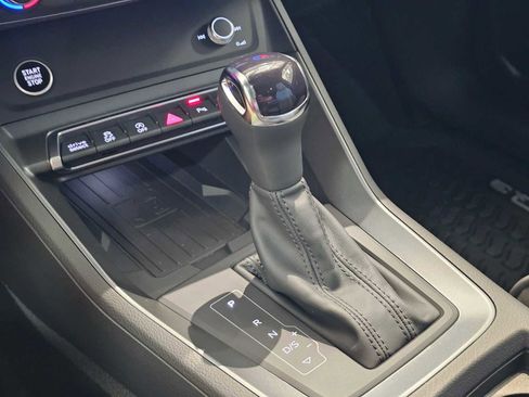 New 2025 Audi Q3 2.0T Premium image 30