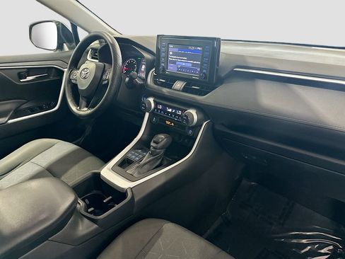 Used 2022 Toyota RAV4 XLE AWD/4WD image 28