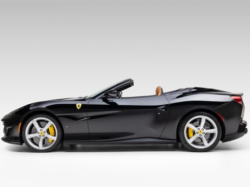Used 2020 Ferrari Portofino RWD image 3