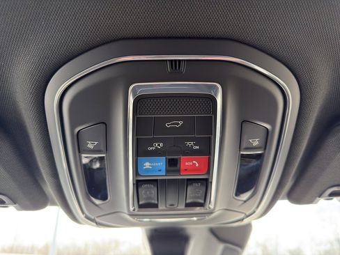 New 2025 Jeep Grand Cherokee Altitude AWD/4WD image 21
