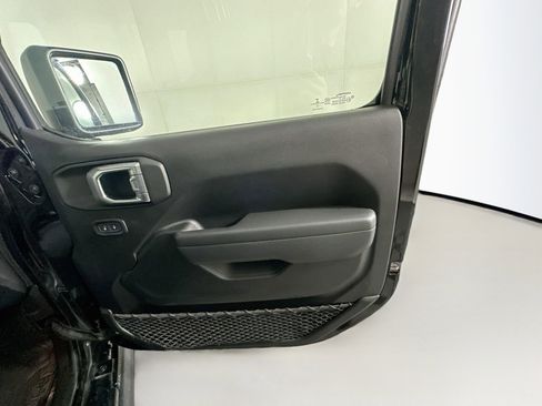 Used 2022 Jeep Wrangler Unlimited Sport AWD/4WD image 30