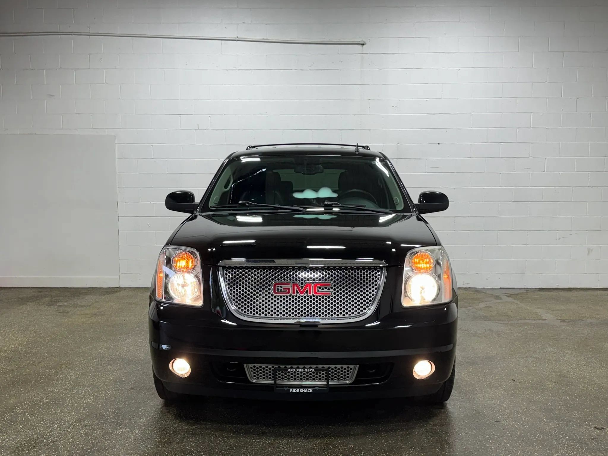 Used 2013 GMC Yukon Denali AWD/4WD image 8