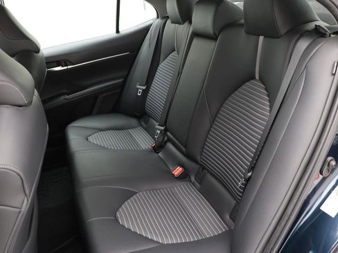 Used 2018 Toyota Camry LE image 12