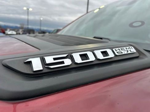 Used 2019 RAM 1500 Laramie w/ Sport Appearance Package AWD/4WD image 10