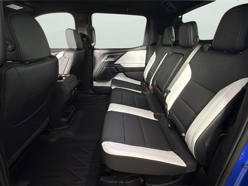 Certified 2025 Chevrolet Silverado EV RST image 28