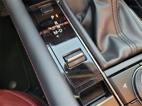 Used 2024 MAZDA MAZDA3 s image 27