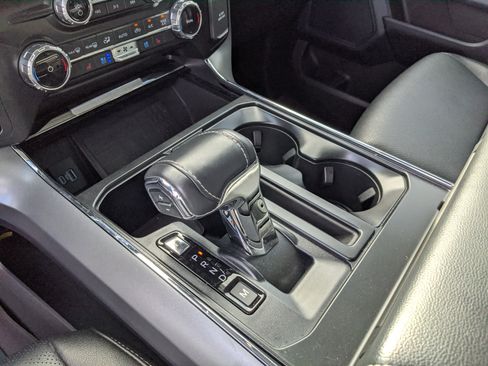 Used 2022 Ford F150 Lariat w/ Trailer Tow Package image 30