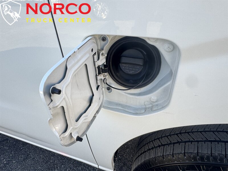 Used 2019 Nissan NV 2500 SV RWD image 17