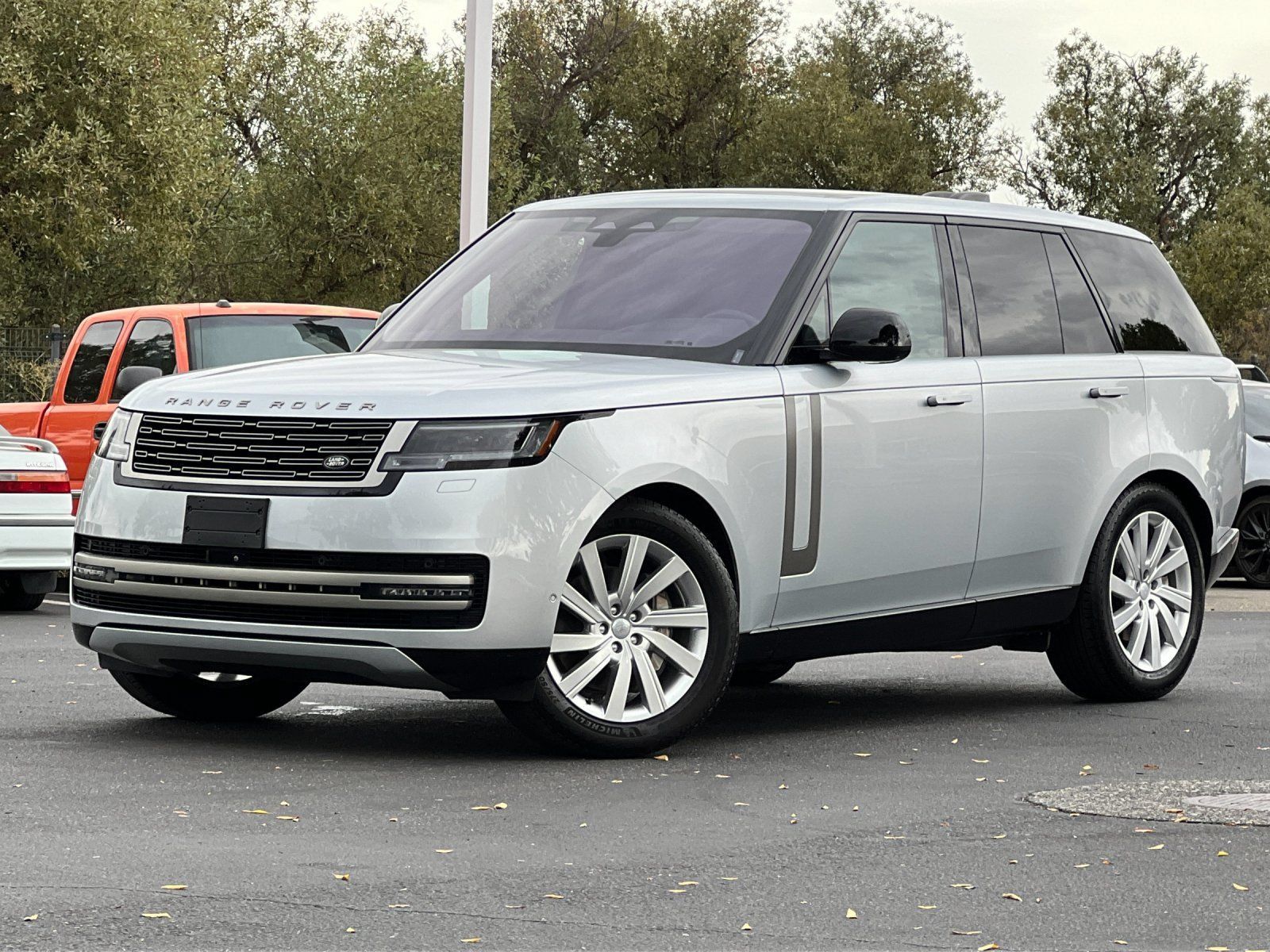 Used 2023 Land Rover Range Rover SE AWD/4WD image 1