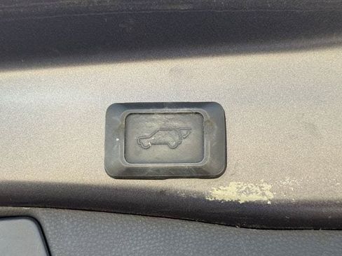 Used 2020 Toyota RAV4 XLE w/ Convenience Package FWD image 34