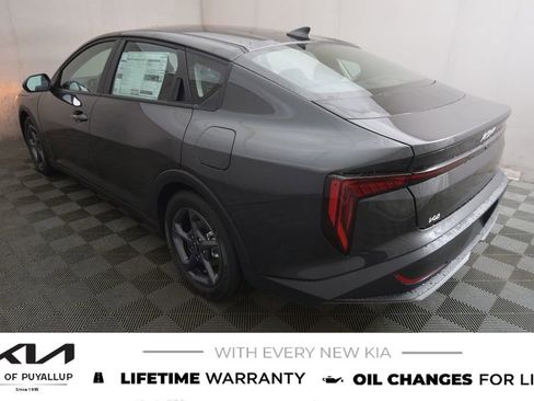New 2025 Kia K4 LXS image 7
