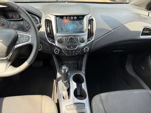 Used 2017 Chevrolet Cruze LT w/ Sun And Sound Package FWD image 20
