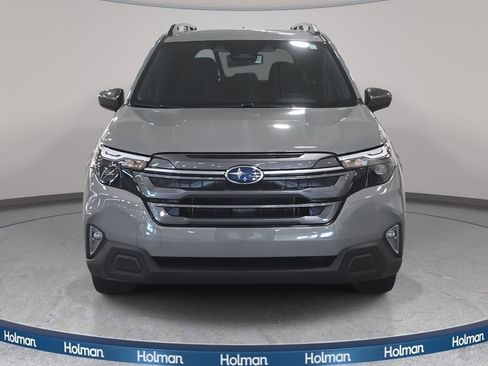 Used 2025 Subaru Forester Premium image 3