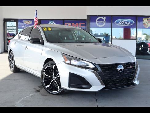 Used 2023 Nissan Altima 2.5 SR w/ SR Premium Package FWD image 1