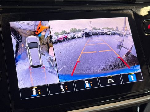 Used 2022 Chevrolet Bolt EUV Premier w/ Sun & Sound Package image 25