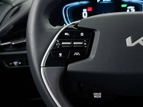 Certified 2025 Kia Niro EX FWD image 34