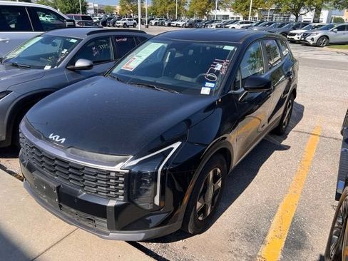 Used 2026 Kia Sportage LX FWD image 3