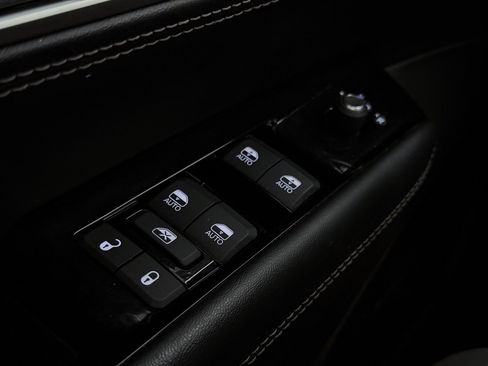 Used 2022 Jeep Wagoneer Series III w/ Premium Group I AWD/4WD image 32