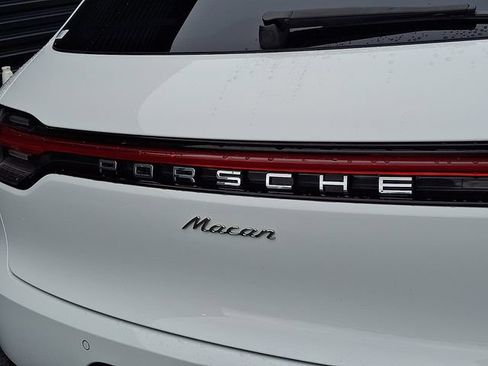 Certified 2021 Porsche Macan AWD/4WD image 34