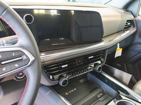 New 2025 Chevrolet Suburban RST w/ RST Capability Package image 34