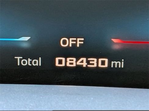 Used 2025 BMW X7 M60i w/ Executive Package image 37