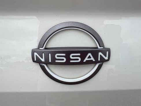 Used 2025 Nissan Altima 2.5 SV FWD image 11