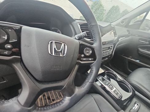 Used 2022 Honda Pilot Touring image 7
