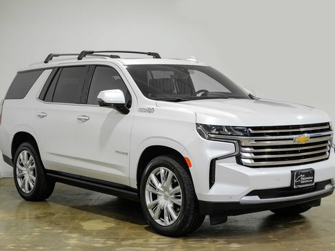 Used 2021 Chevrolet Tahoe High Country w/ Premium Package RWD image 7