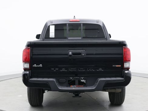 Used 2023 Toyota Tacoma SR w/ SR Convenience Package AWD/4WD image 6