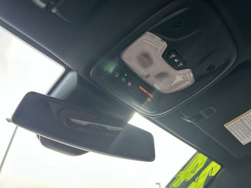 Used 2024 Chevrolet Colorado ZR2 w/ ZR2 Convenience Package III image 30