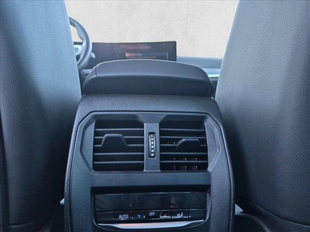 Used 2023 BMW 330i Sedan w/ M Sport Package RWD image 17