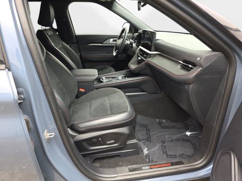 Used 2025 Ford Explorer ST RWD image 34